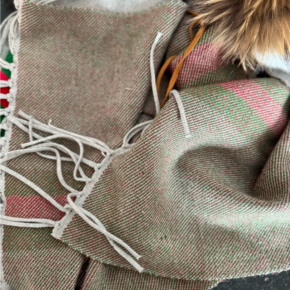 OO LALA fox cape with Gucci style stripe in red and green. OS - Picture 10 of 12